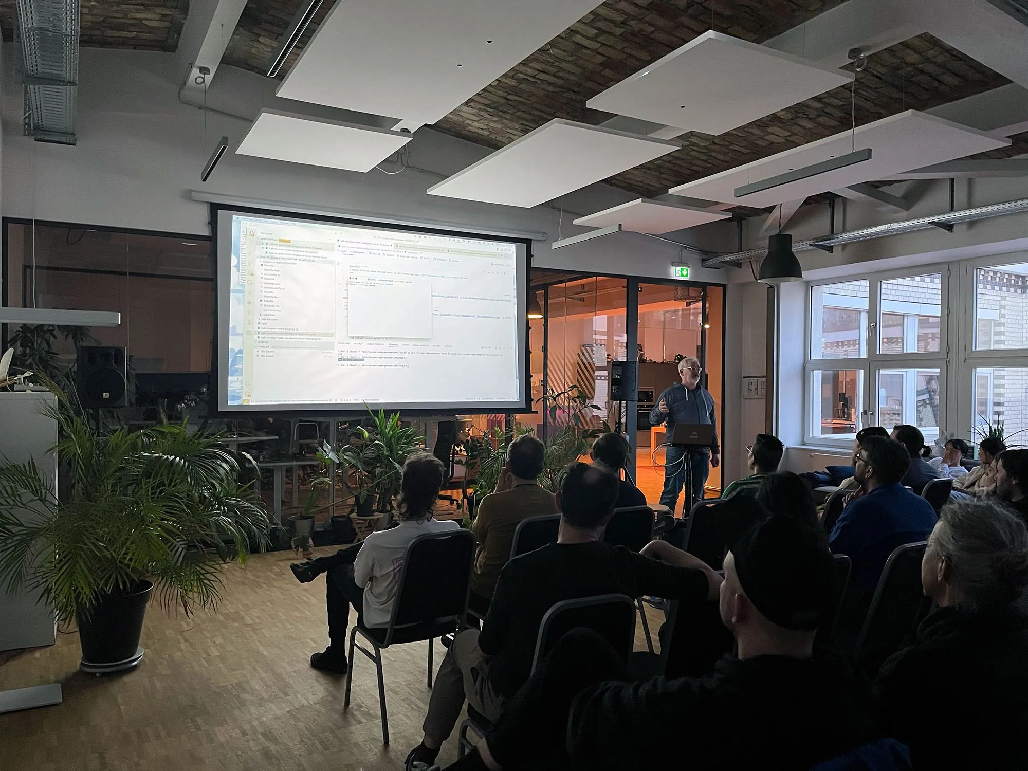 Foto von einem meetup im bitcrowd Office